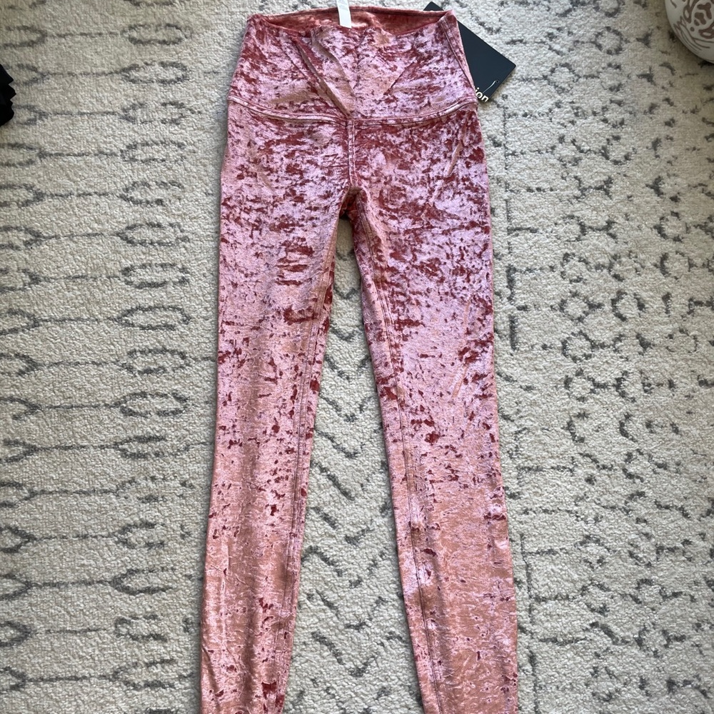Wunder Lounge Tight 28" *Velvet Soft Cranberry - Picture 5 of 14